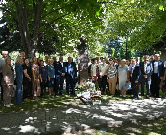 The bust of the remembered Professor Alexandru Nacu
